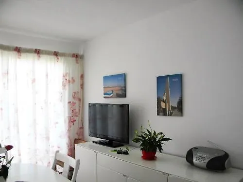 Apartamento Rodas Arysal Salou 0*,  Spain